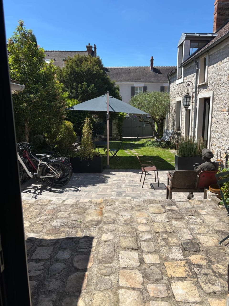 Property building, Patio, Garden