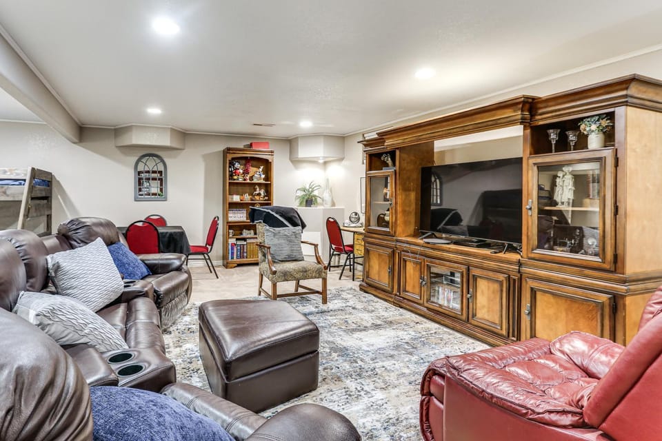 Littleton Apt w/ No Cleaning Fee near Chatfield! Apartment in Littleton