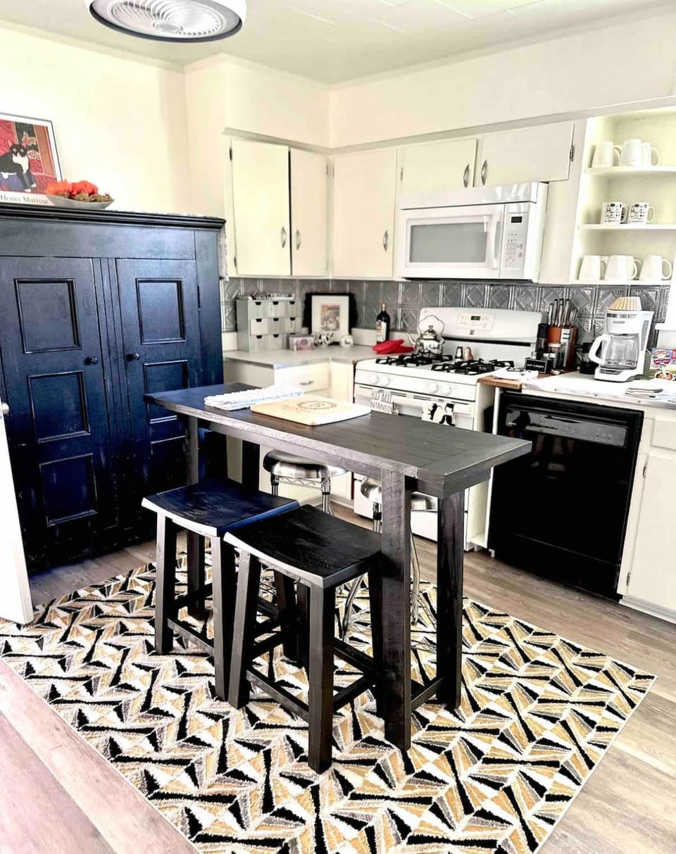 Kitchen or kitchenette, dishwasher, pet friendly, stove, washing machine, dryer