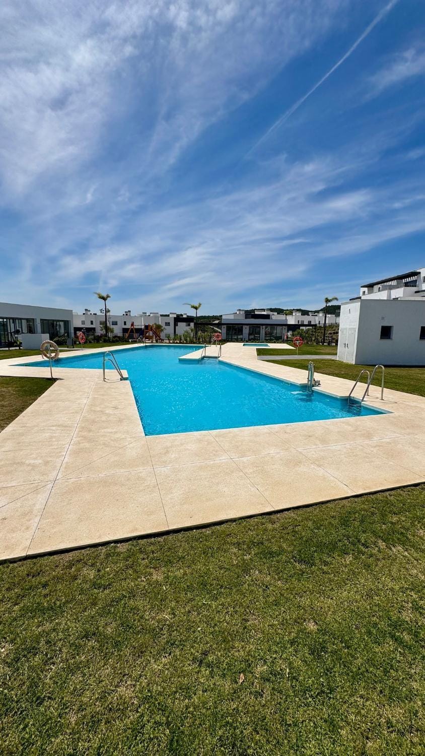 4-Bedroom Penthouse with Sea View, Pool, and Fitness Area Apartment in Costa del Sol