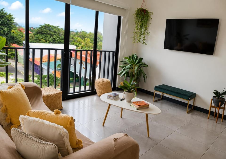 Bird's eye view, TV and multimedia, Living room, Garden view, Parking