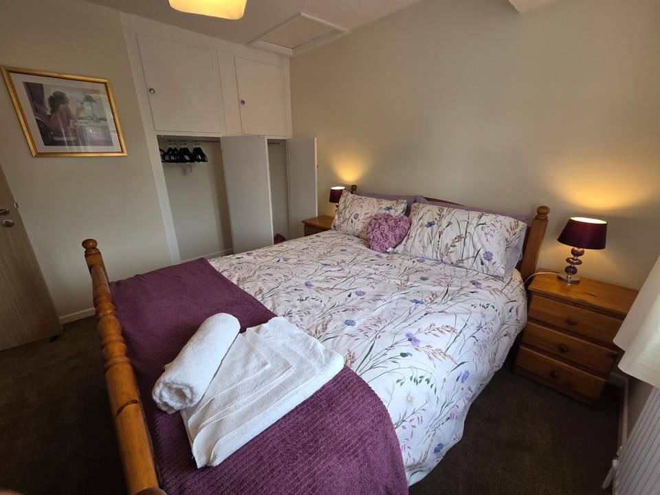 3 bed house in Winterbourne Abbas House in West Dorset District