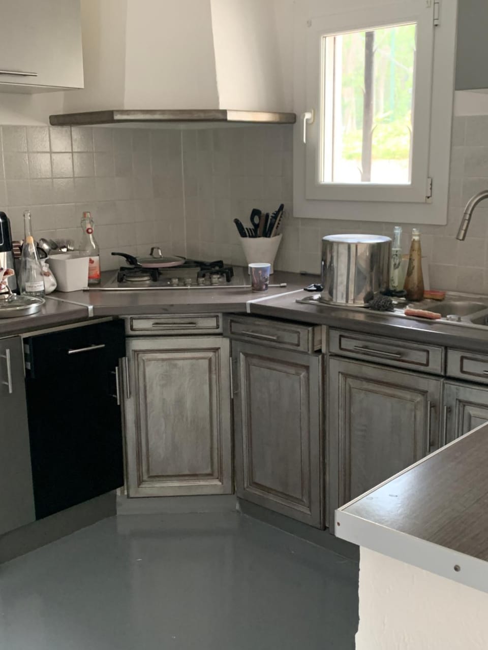 Kitchen or kitchenette, kitchen