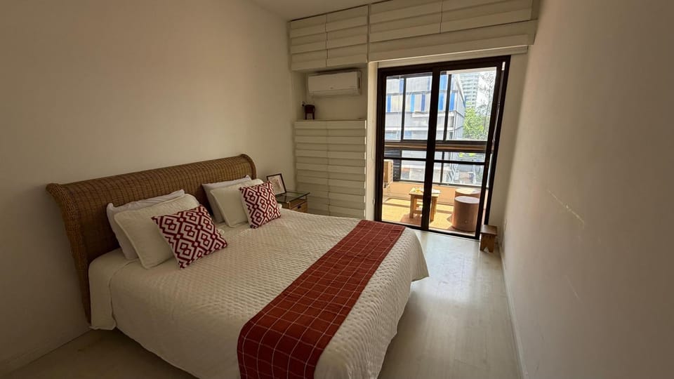 Lindo apartamento com vista panorâmica para o mar da Barra! Apartment in Rio de Janeiro