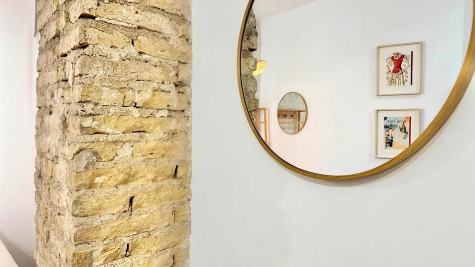 Calma Brava Studio Apartment in Seville