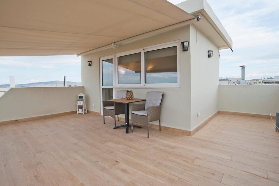 Holiday Infinity View Apartment in Kallithea