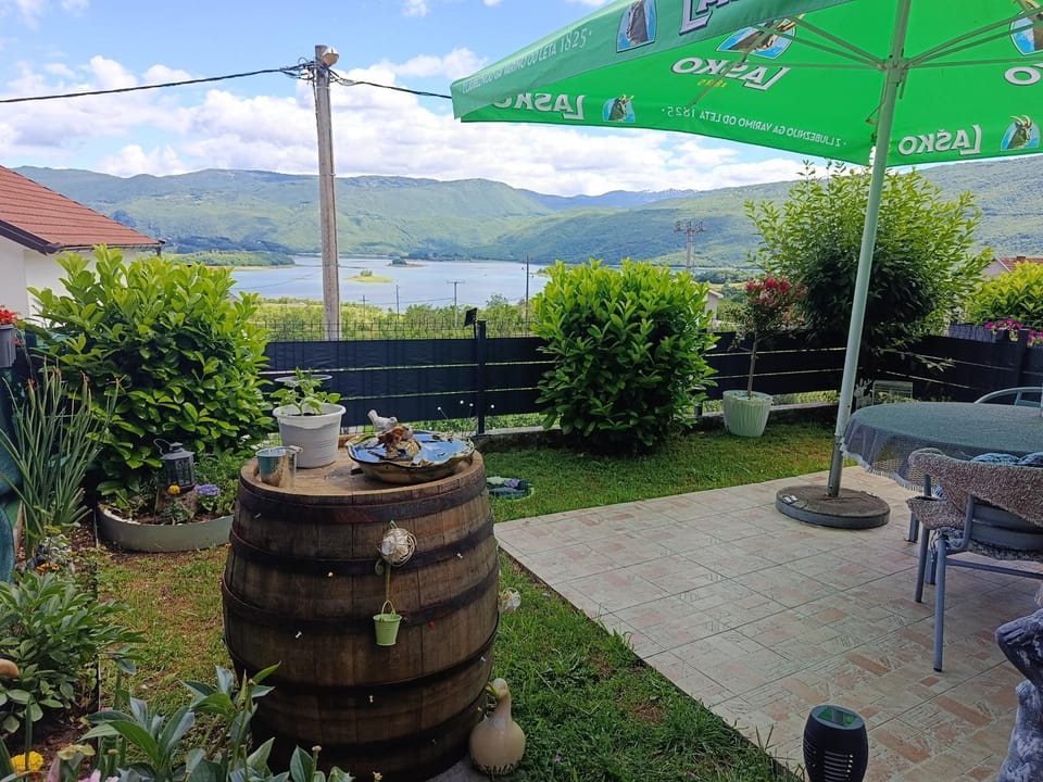 Balcony/Terrace, Lake view