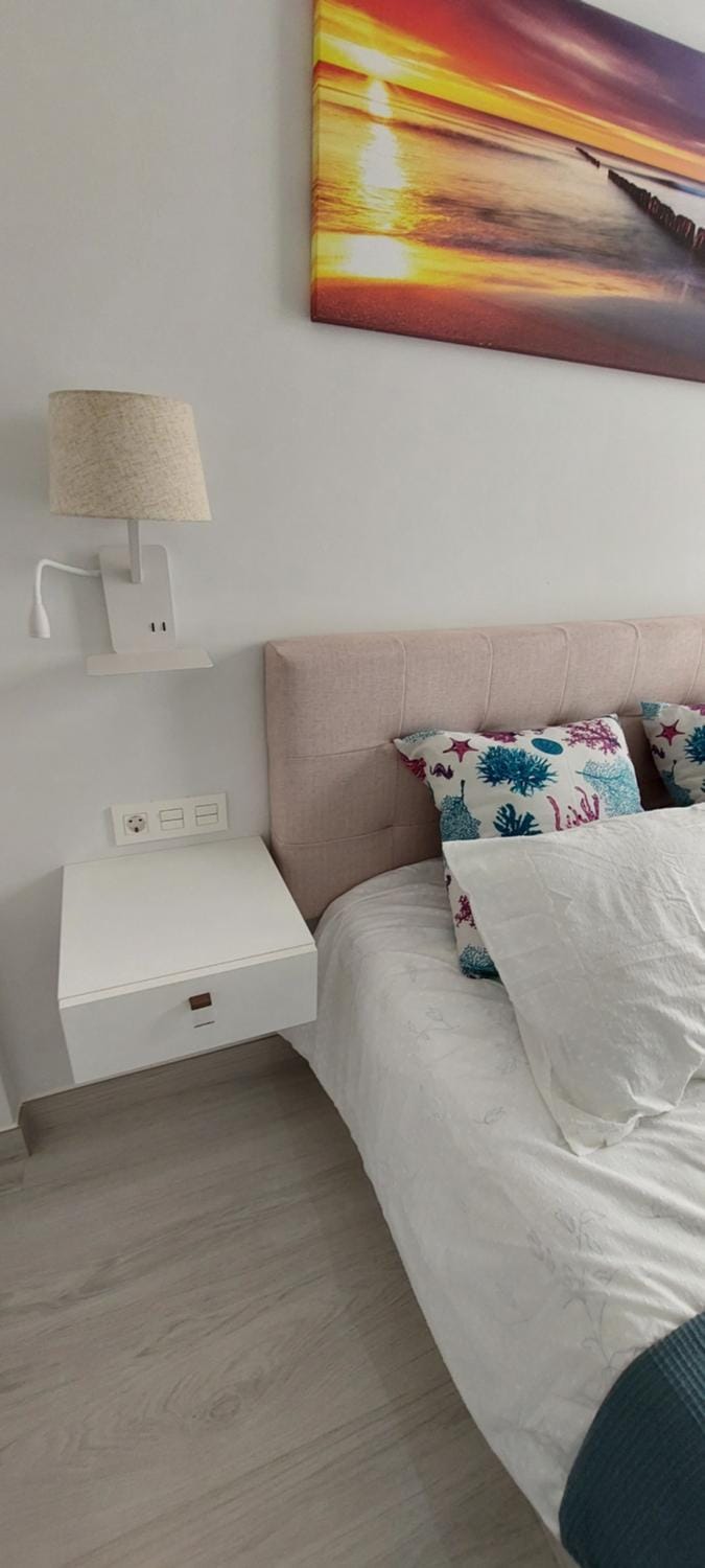 Photo of the whole room, Bedroom