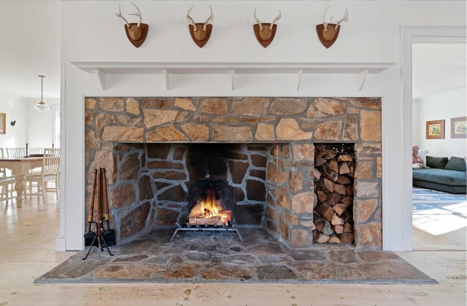 Cardinal Crossing - Stylish & Spacious Hudson Valley Getaway with Heated Saltwater Pool House in Rhinebeck
