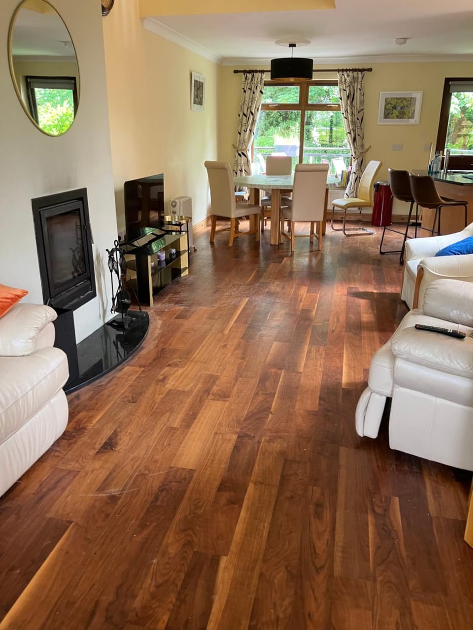 Living room, Seating area