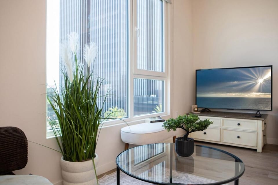 Hollywood Prime Location Apartment - Free Parking Apartment in West Hollywood