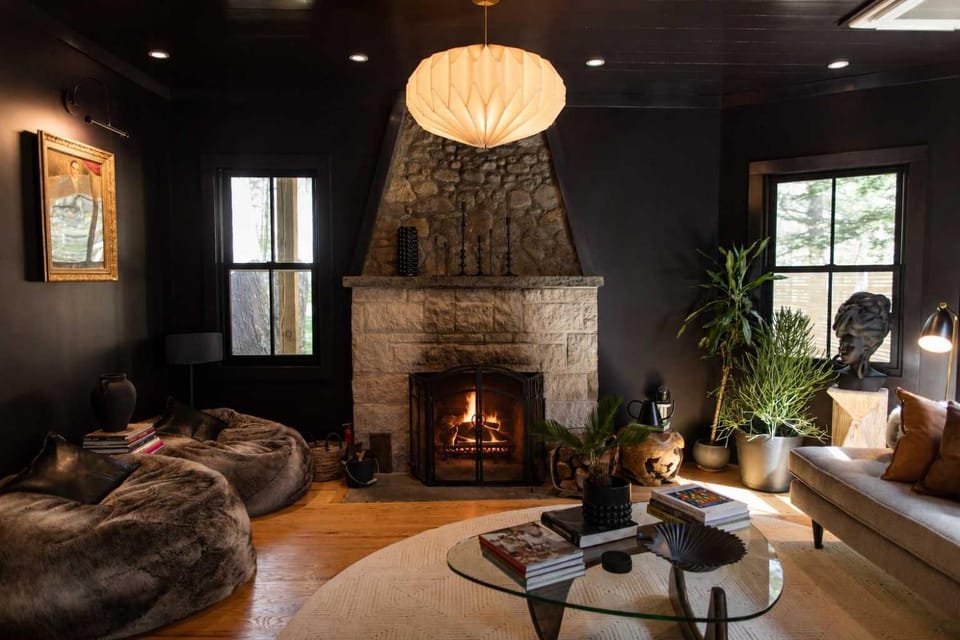 Deerfoot Inn - Creekside Compound with Hot Tub & Steam Room Villa in Shandaken