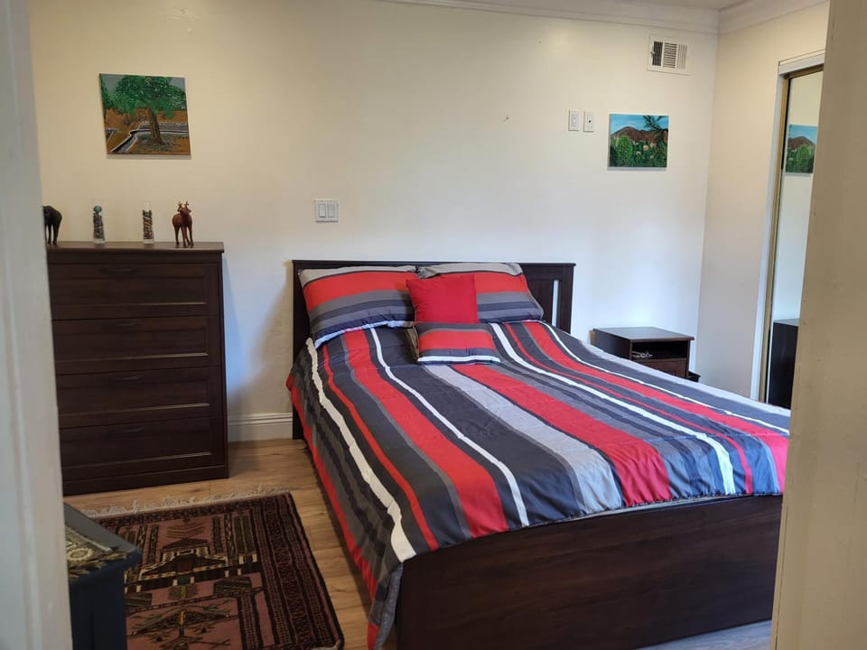 Guest house Apartment in Glendale