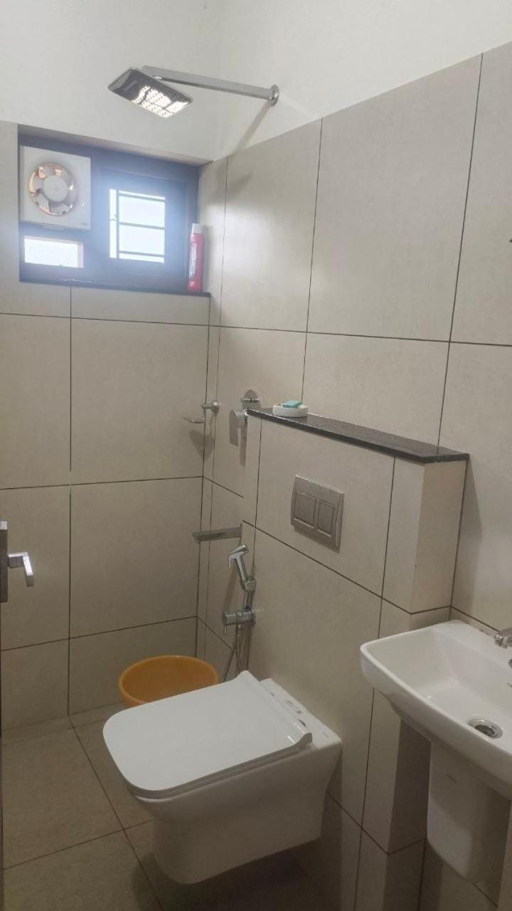 Supriya byTheHideOut House in Kozhikode