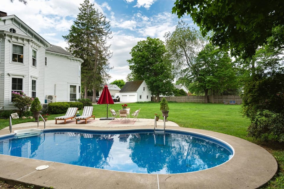 Esselstyn House - Pool - Village - Train to NYC House in Rhinebeck