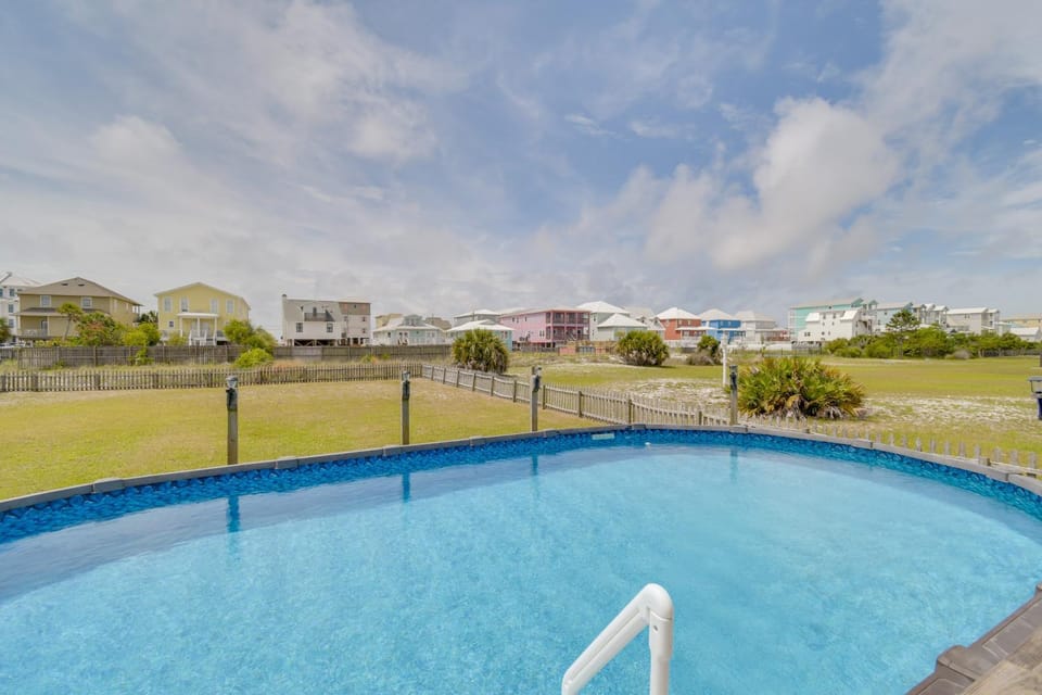 Unwind Poolside, Walk to Beach! Gulf Shores Escape House in West Beach