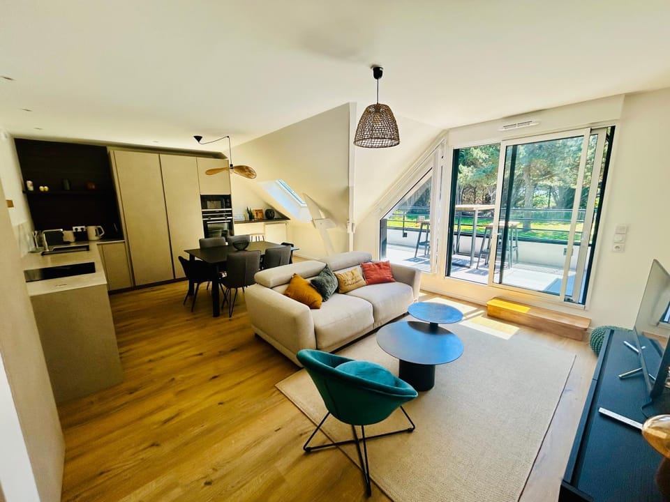 Living room, Dining area, stove, kitchen