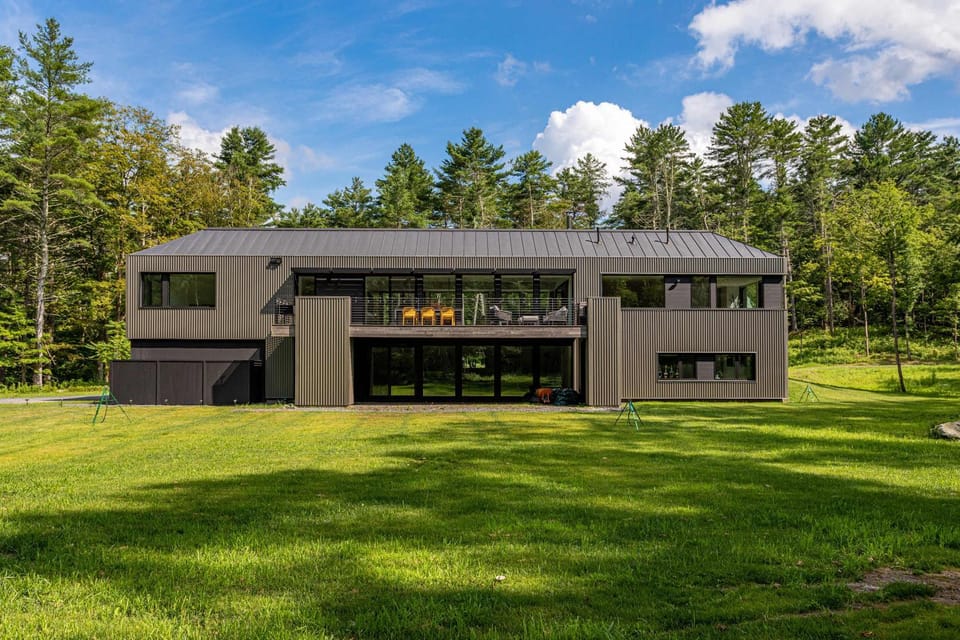 Fernbrook - Contemporary Getaway with Private Home Gym near Great Barrington House in Egremont