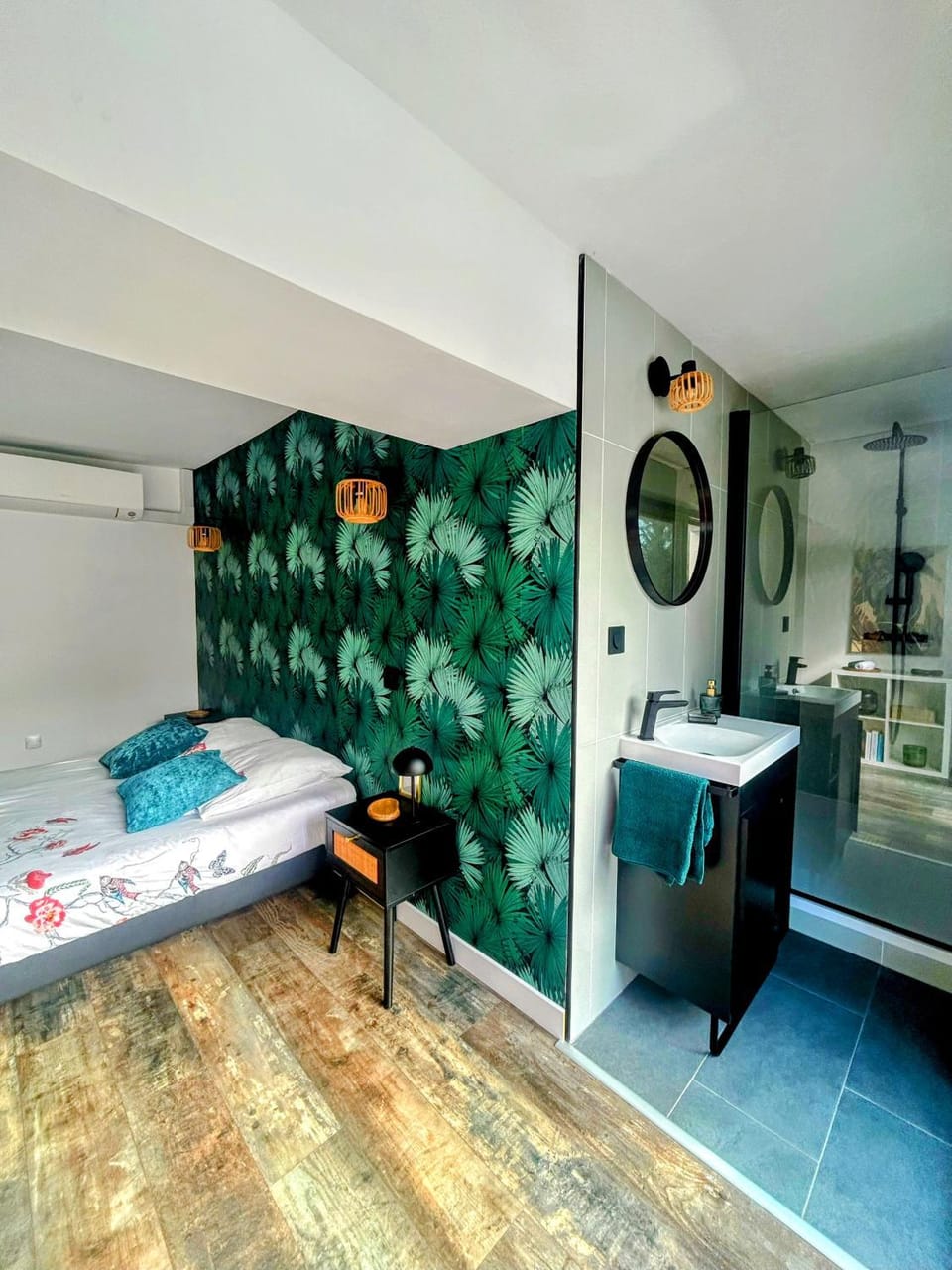 Bathroom, Bedroom