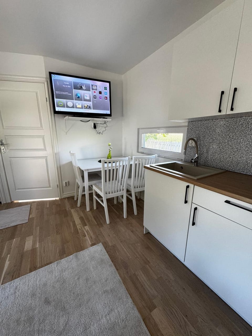 Communal lounge/ TV room, Kitchen or kitchenette