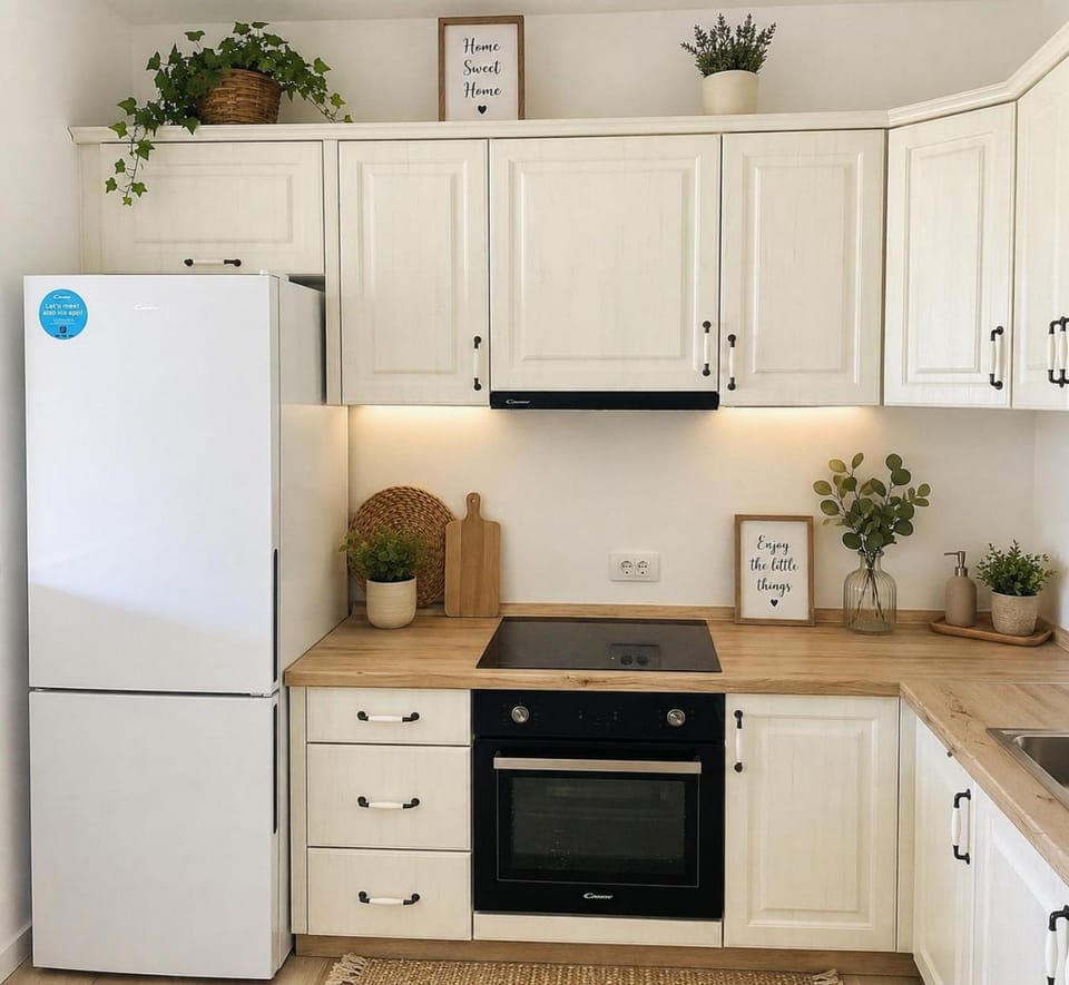 Kitchen or kitchenette, oven, stove