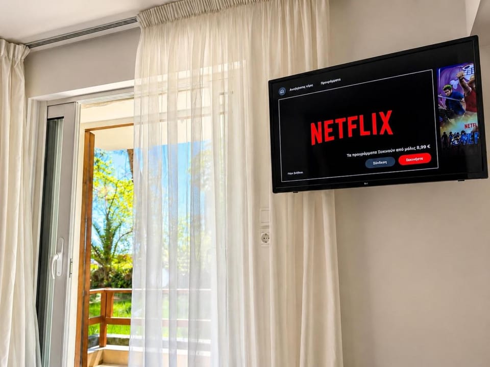 Communal lounge/ TV room, TV and multimedia