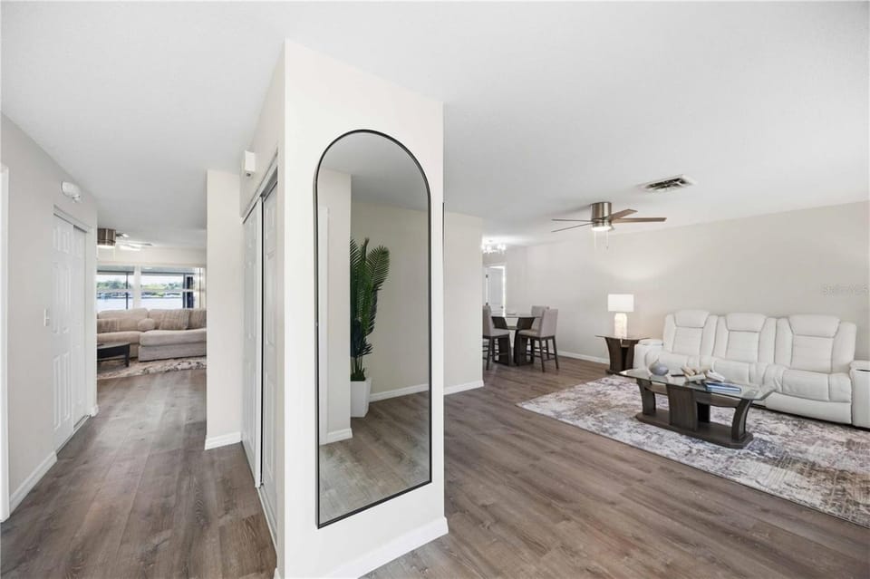Waterfront beauty in Overbrook Gardens House in Englewood