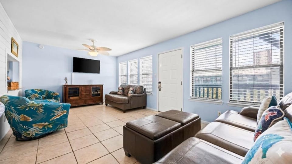 Sea Breeze 317 House in West Beach