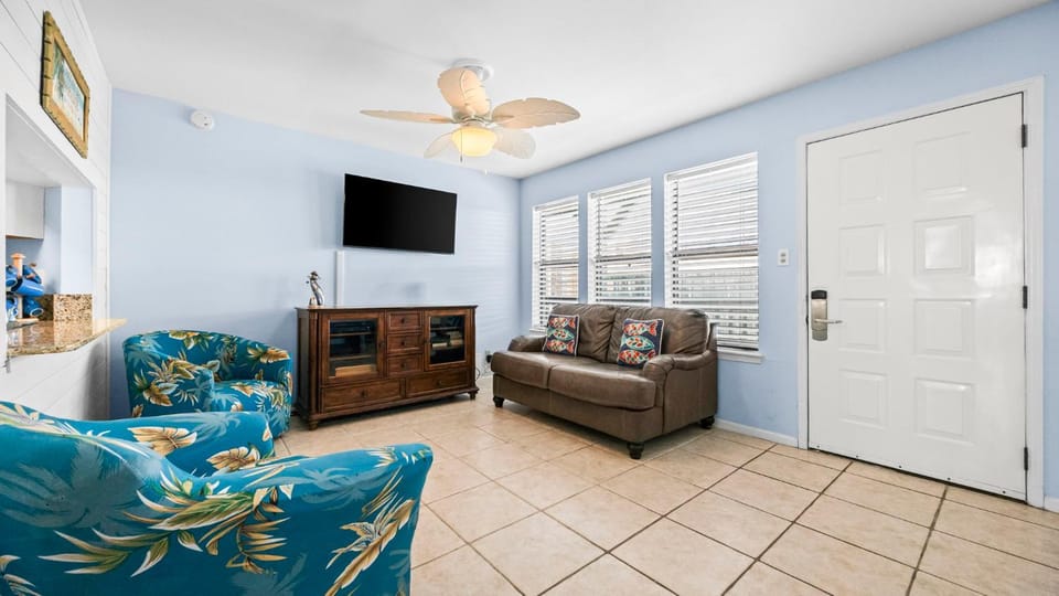 Sea Breeze 317 House in West Beach