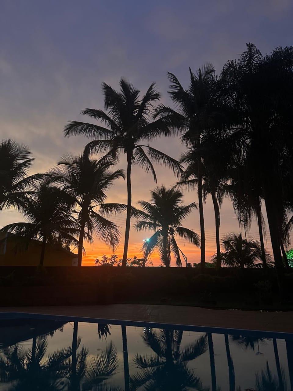Morada por do sol no lago hidro e piscina House in State of São Paulo