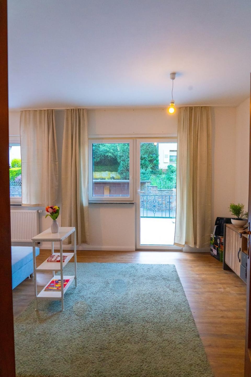 View (from property/room), Balcony/Terrace, Living room