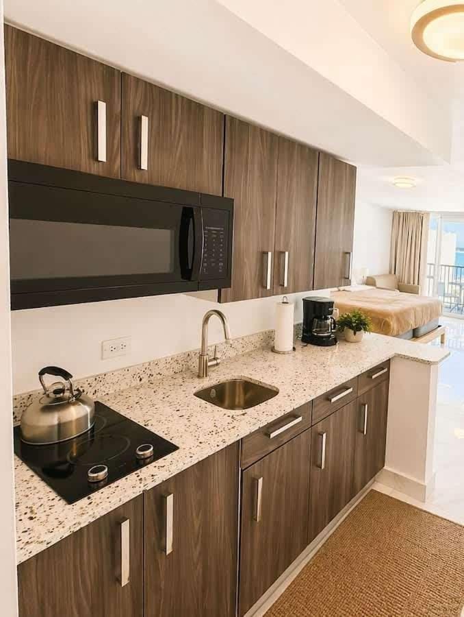 Beatiful Ocean view in Isla Verde Apartment in Carolina