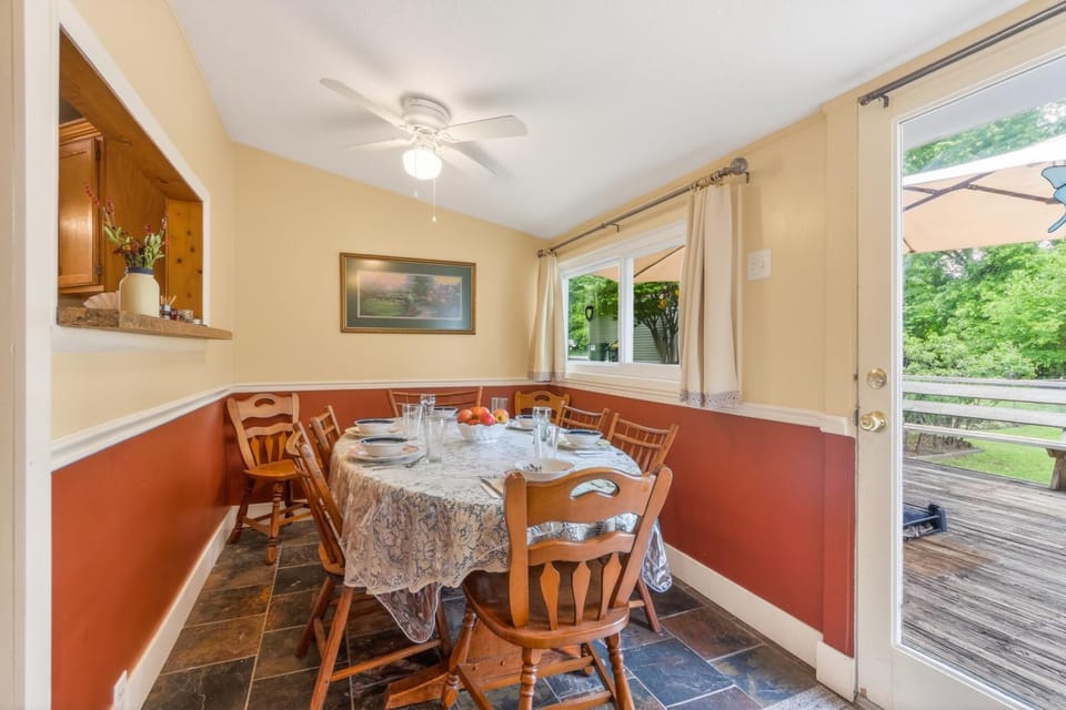 Walk to Parks & Dining: Bonner Springs Home House in Shawnee