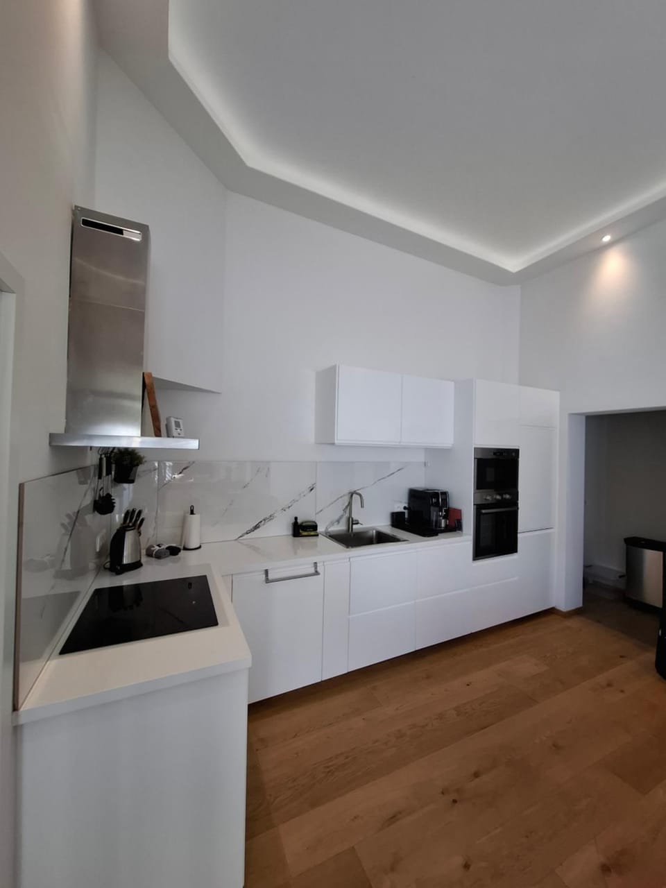 Kitchen or kitchenette, oven, stove