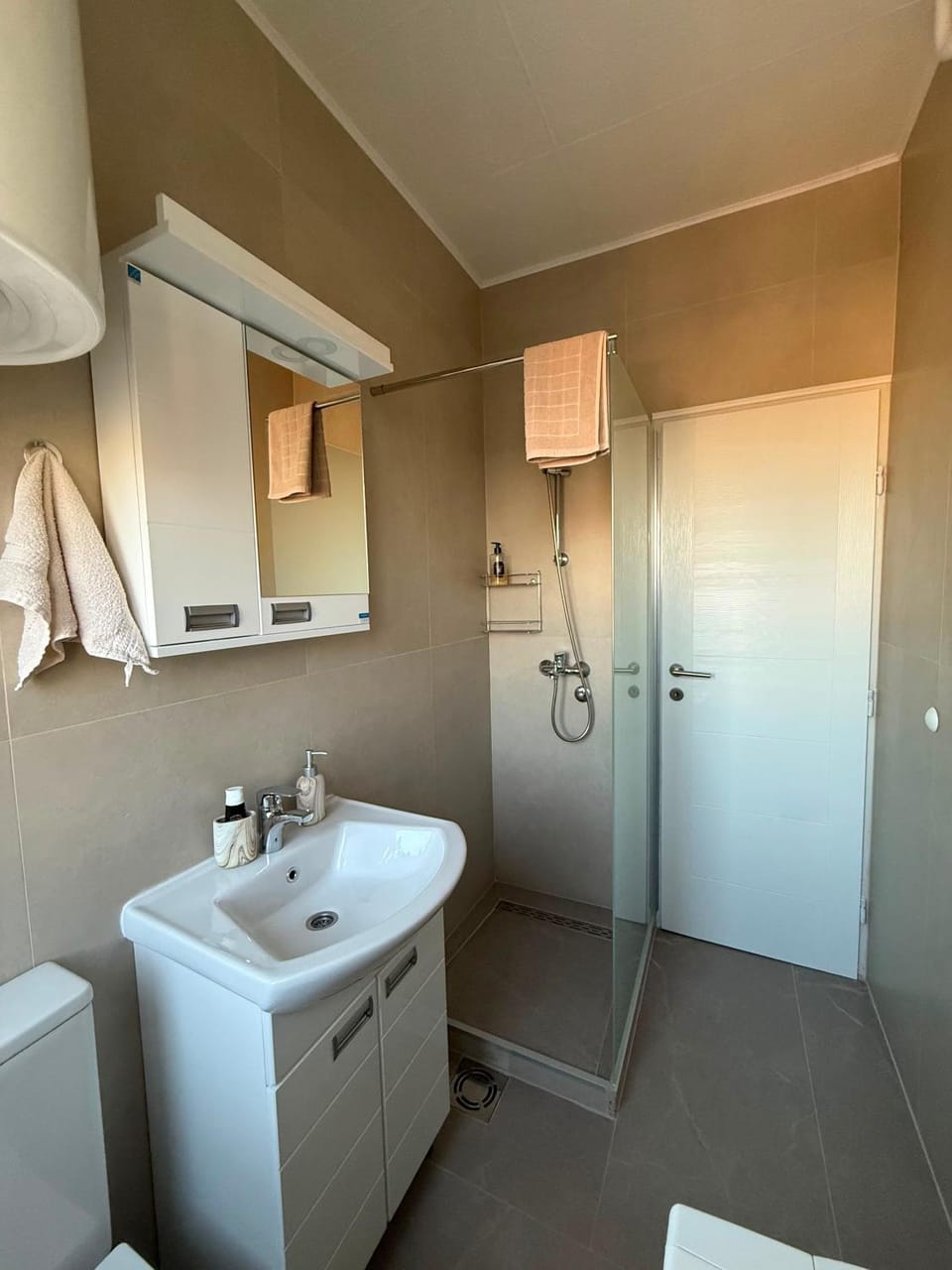Shower, Toilet, Bathroom