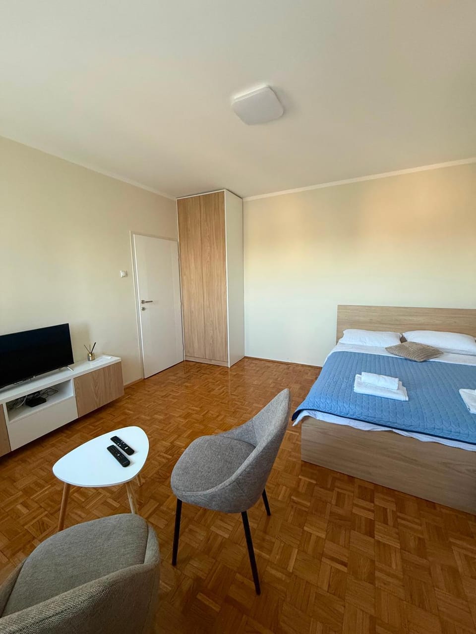 TV and multimedia, Bedroom, wardrobe