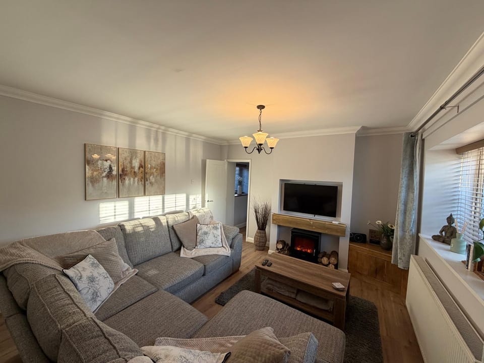 3 bed detatched cottage with onsite parking House in Rotherham