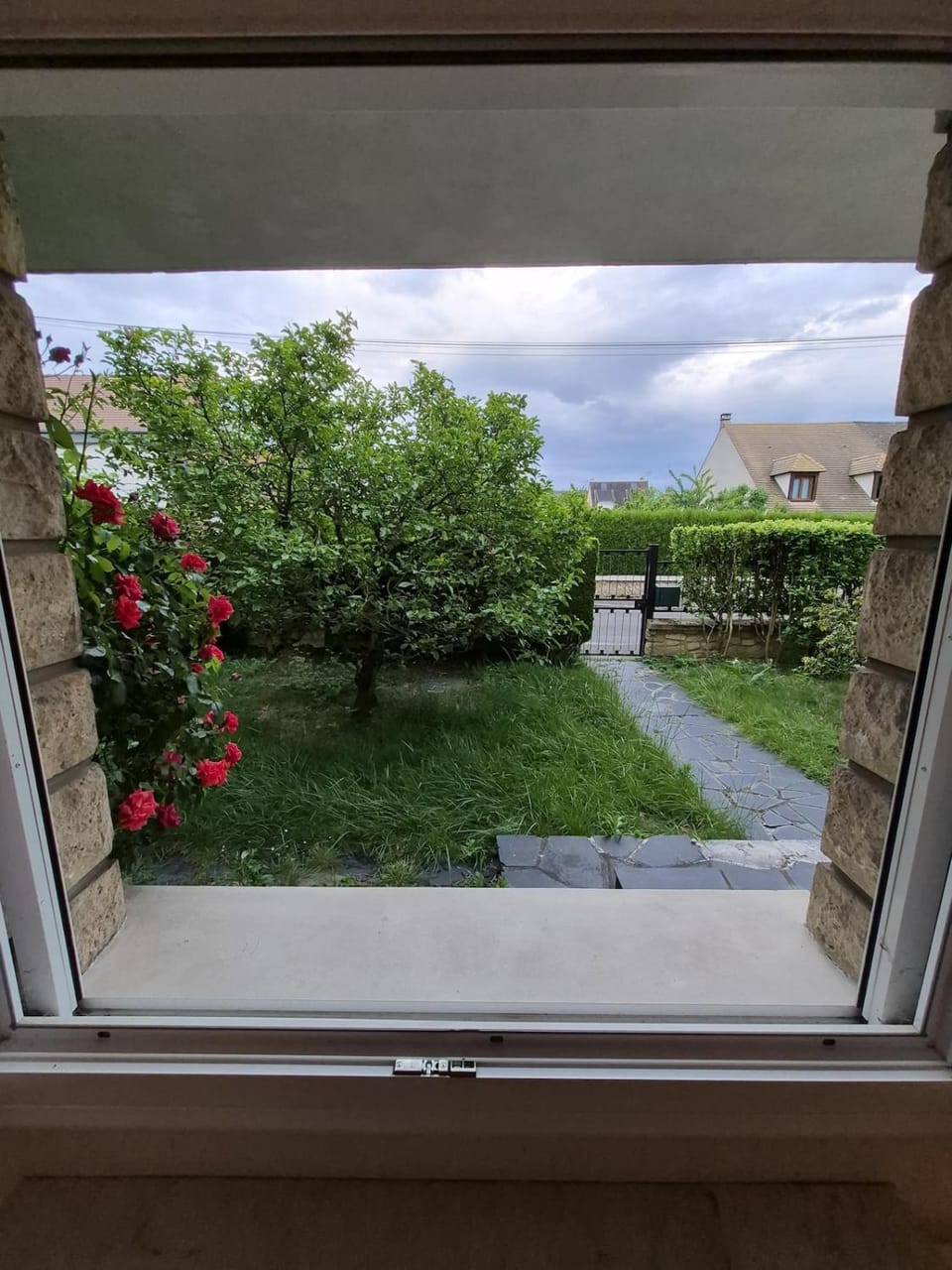 Deux pièces cosy au coeur d'un jardin fleuri Apartment in Île-de-France