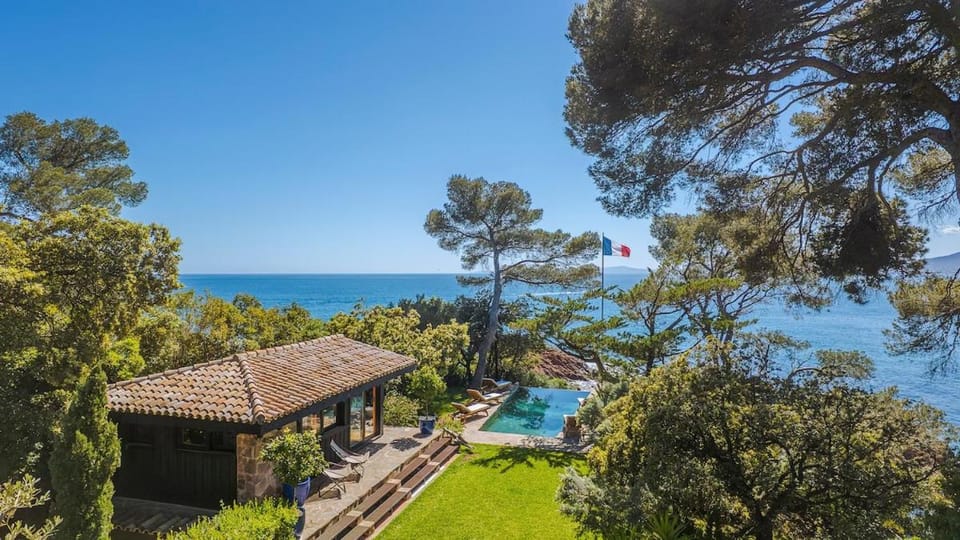 Property building, Natural landscape, Garden view, Pool view