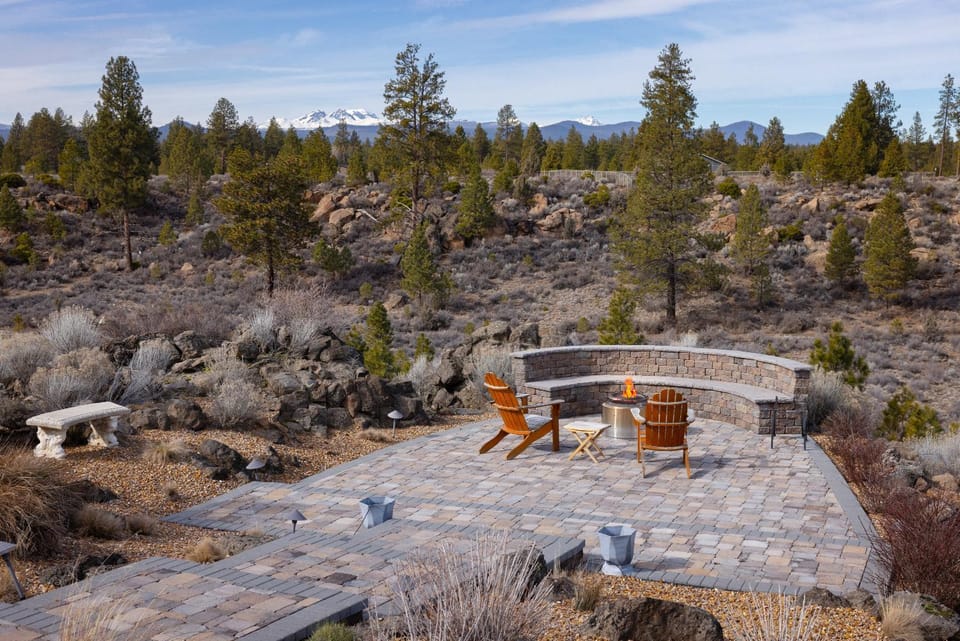 Mountain View Retreat - 3Bed - 25 Bath on 17acres House in Deschutes River Woods