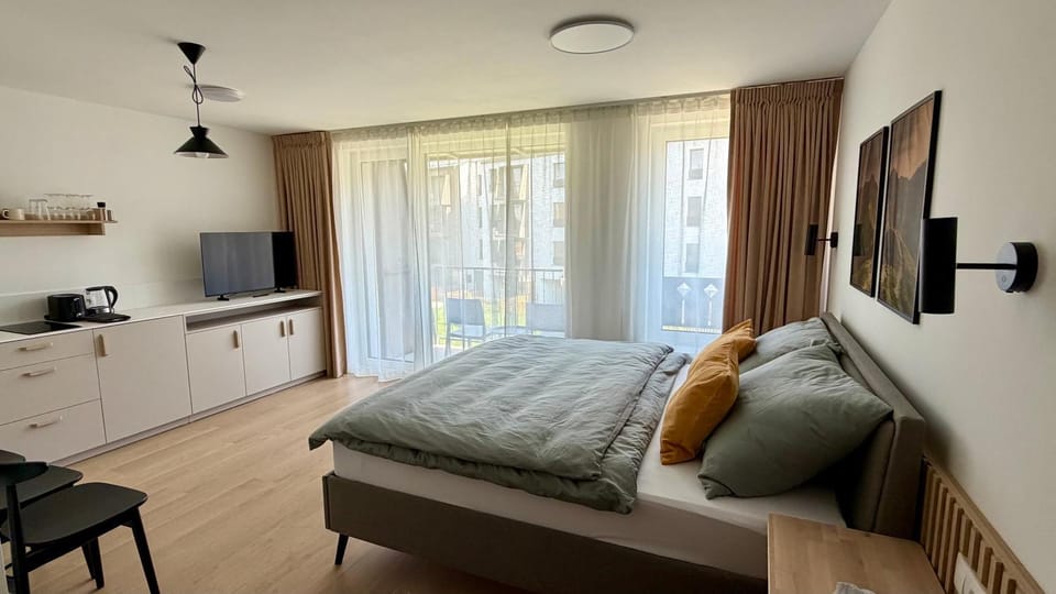 Bed, Kitchen or kitchenette, Photo of the whole room, Bedroom