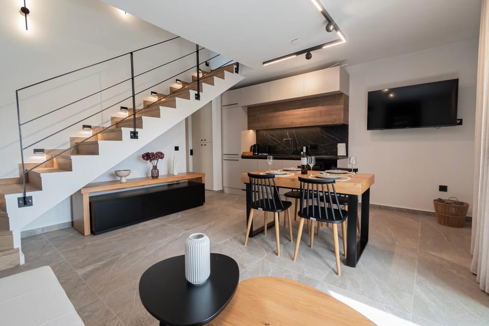 TV and multimedia, Kitchen or kitchenette, Living room