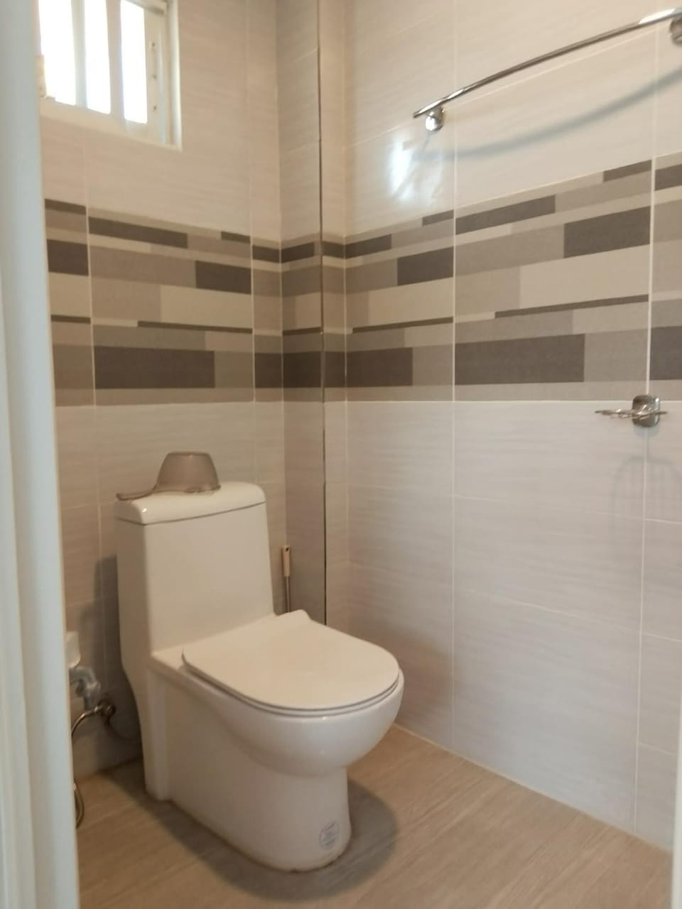 Shower, Toilet, Bathroom, Parking, bidet