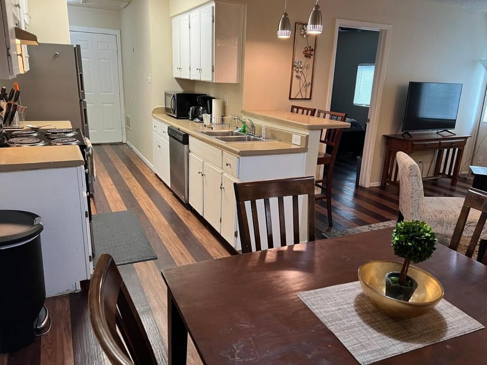 Home Away From Home No Pet Fee Apartment in Jollyville