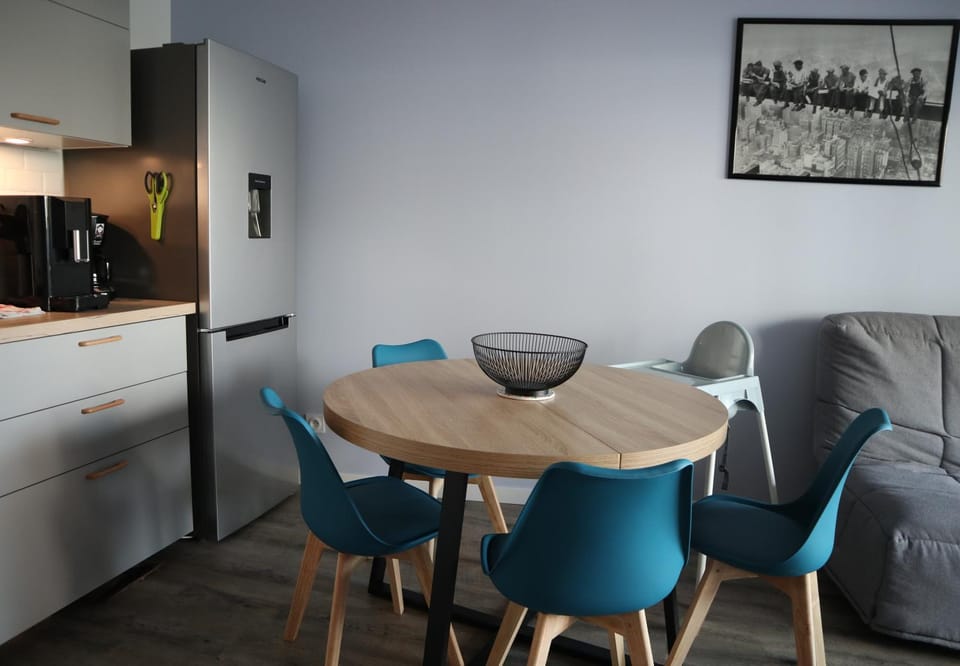 Dining area, Meals, stove, kitchen