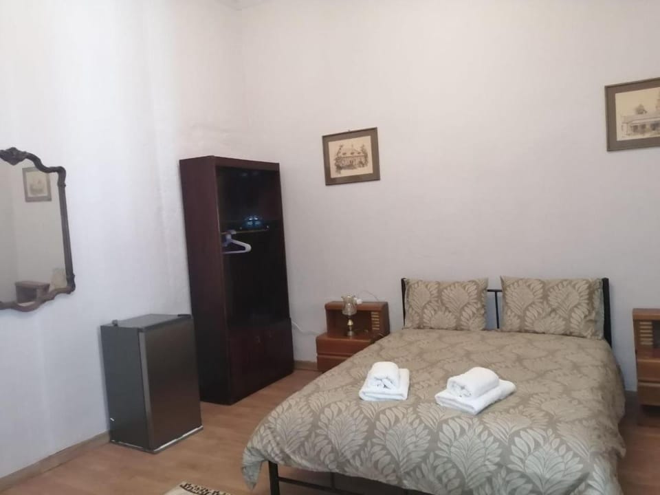 Courtyard Cottage Vacation rental in Athens