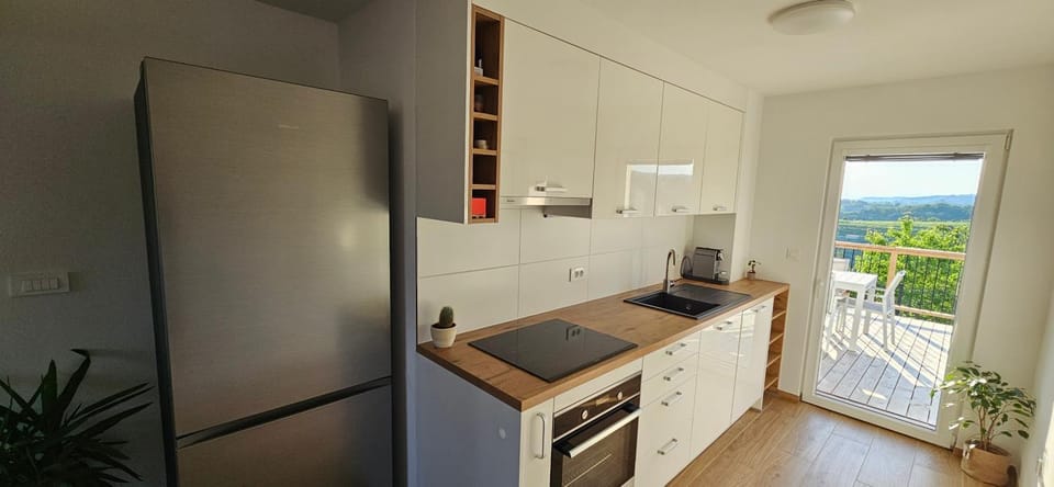 Patio, Natural landscape, Balcony/Terrace, Decorative detail, dishwasher, oven, stove, kitchen