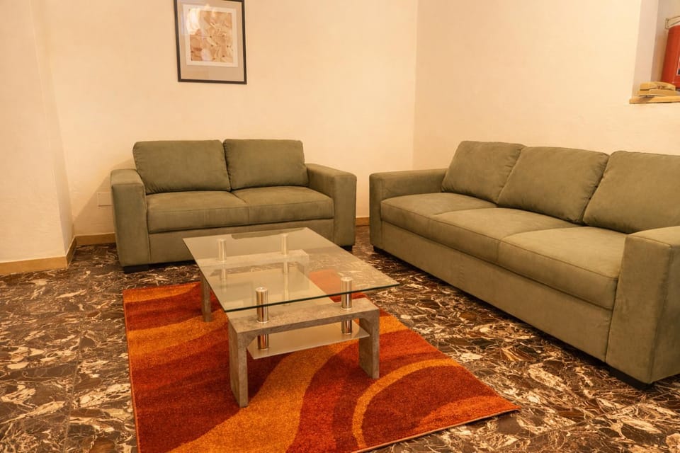 Communal lounge/ TV room