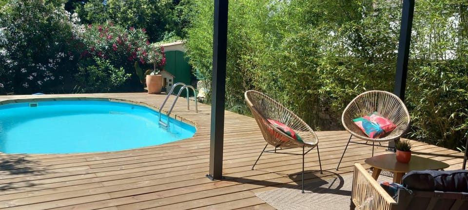 Piscine privée, jardin et parking au cœur de La Ciotat Apartment in La Ciotat