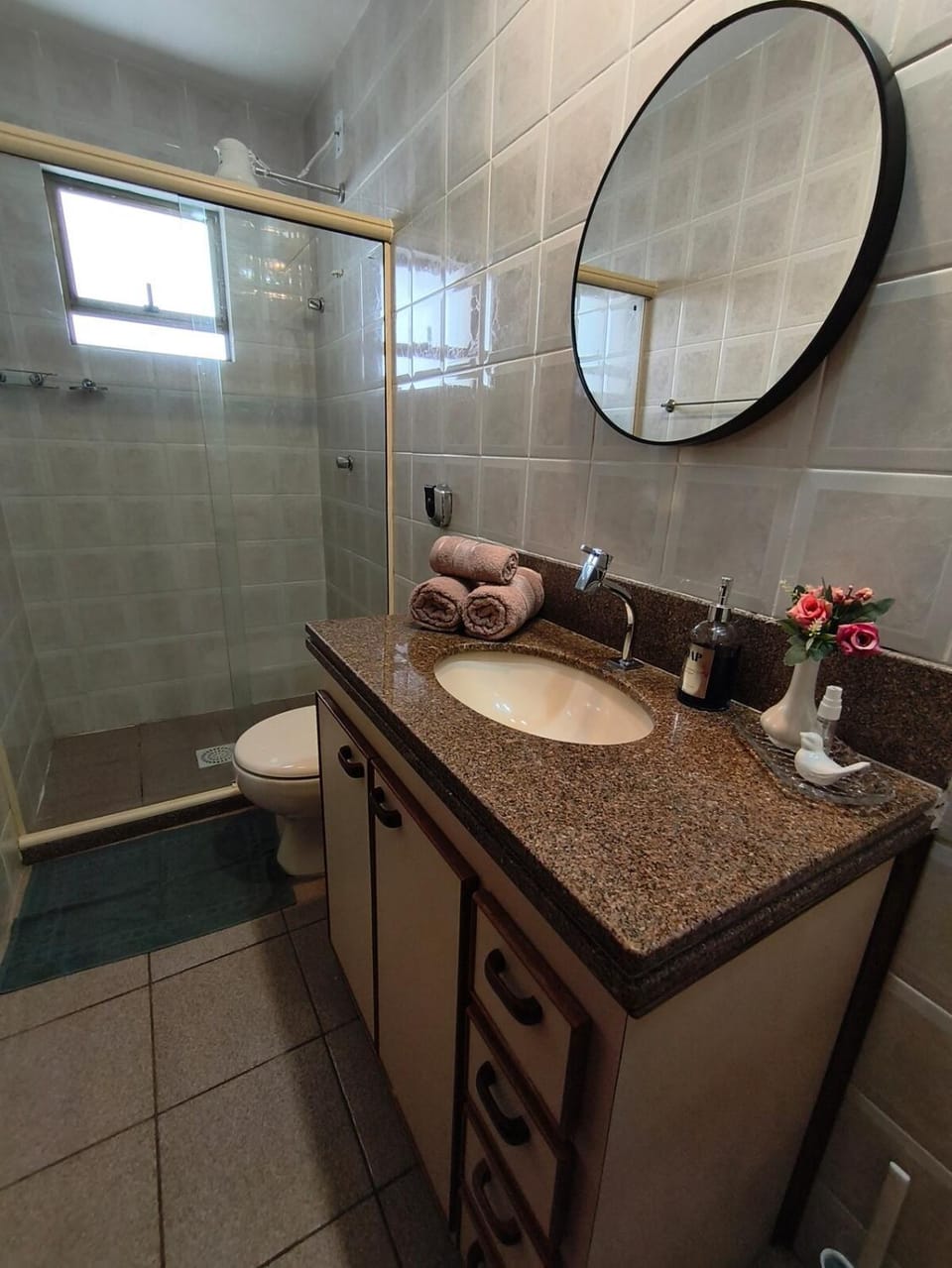 Bathroom, towels